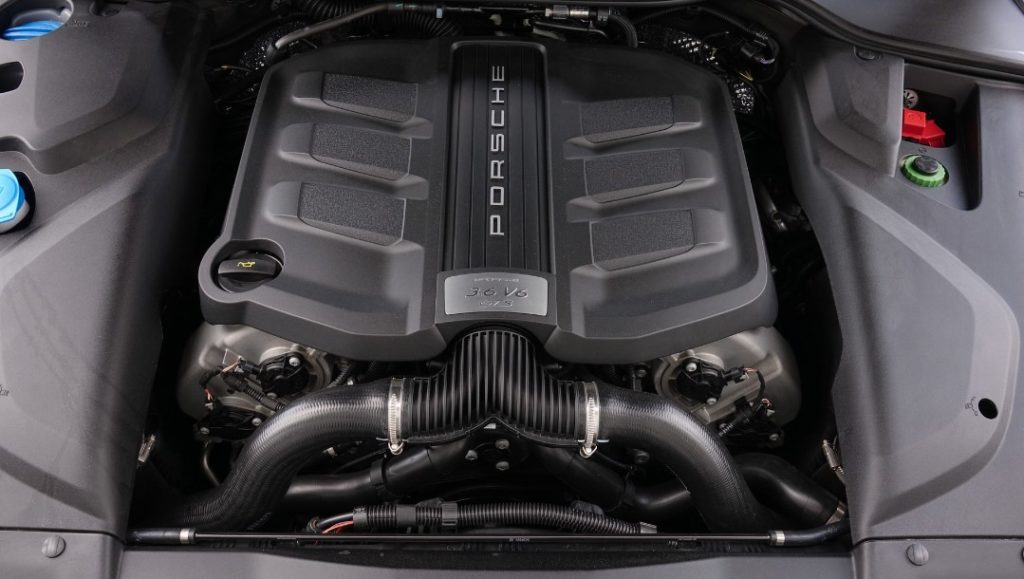 2024 Porsche Cayenne Facelift, Interior, Price Popular Engines